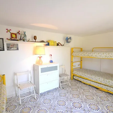 فيلة Sleeps 8 Air Con Wifi كابري