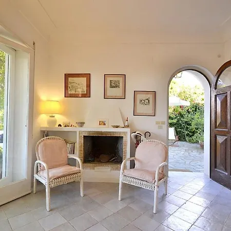 Sleeps 8 Air Con Wifi فيلة كابري
