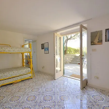 فيلة Sleeps 8 Air Con Wifi