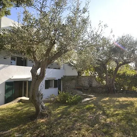 Sleeps 8 Air Con Wifi *